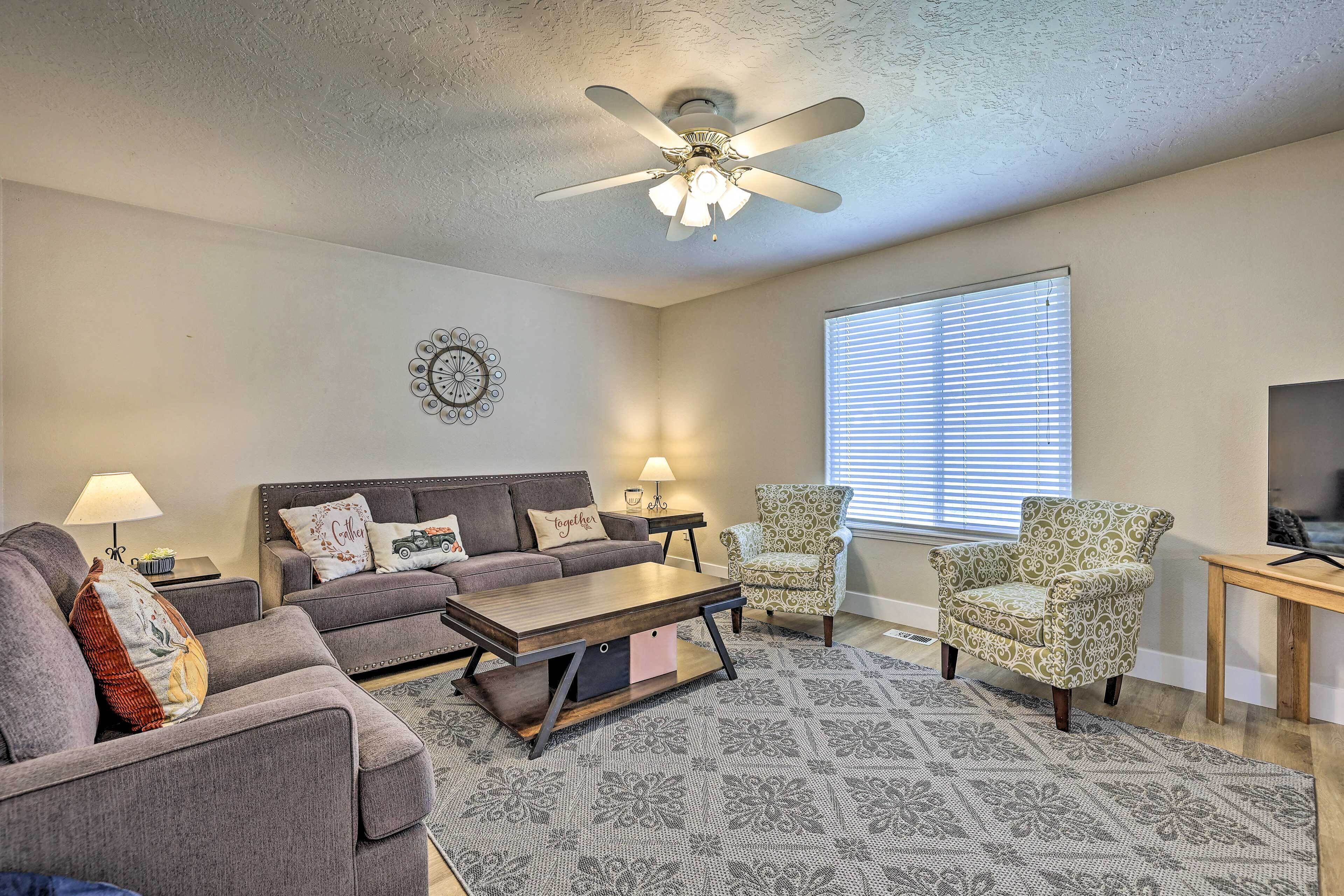 Family-ready Meridian Home ~ 14 Mi to Boise!