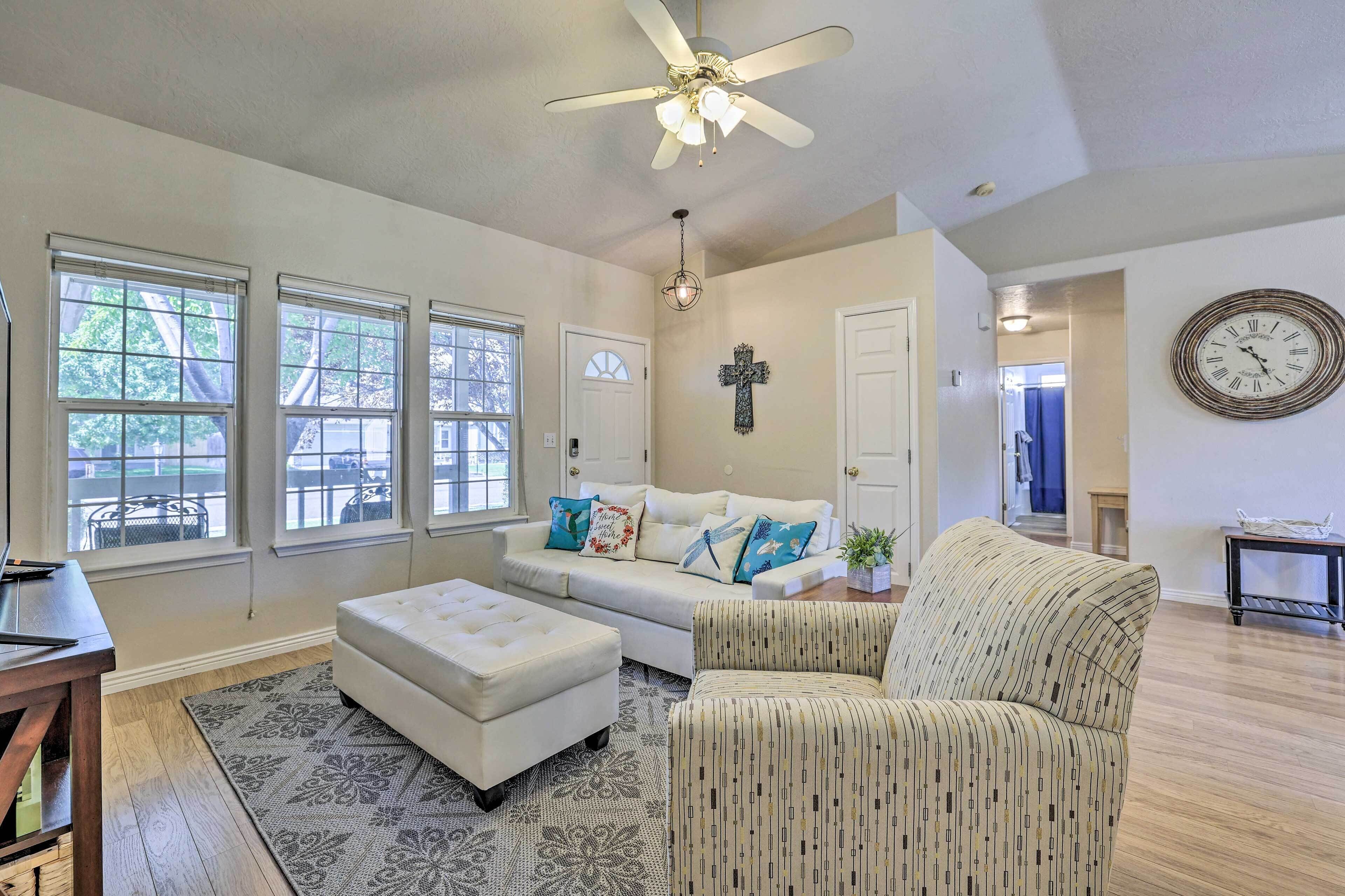 Family-ready Meridian Home ~ 14 Mi to Boise!