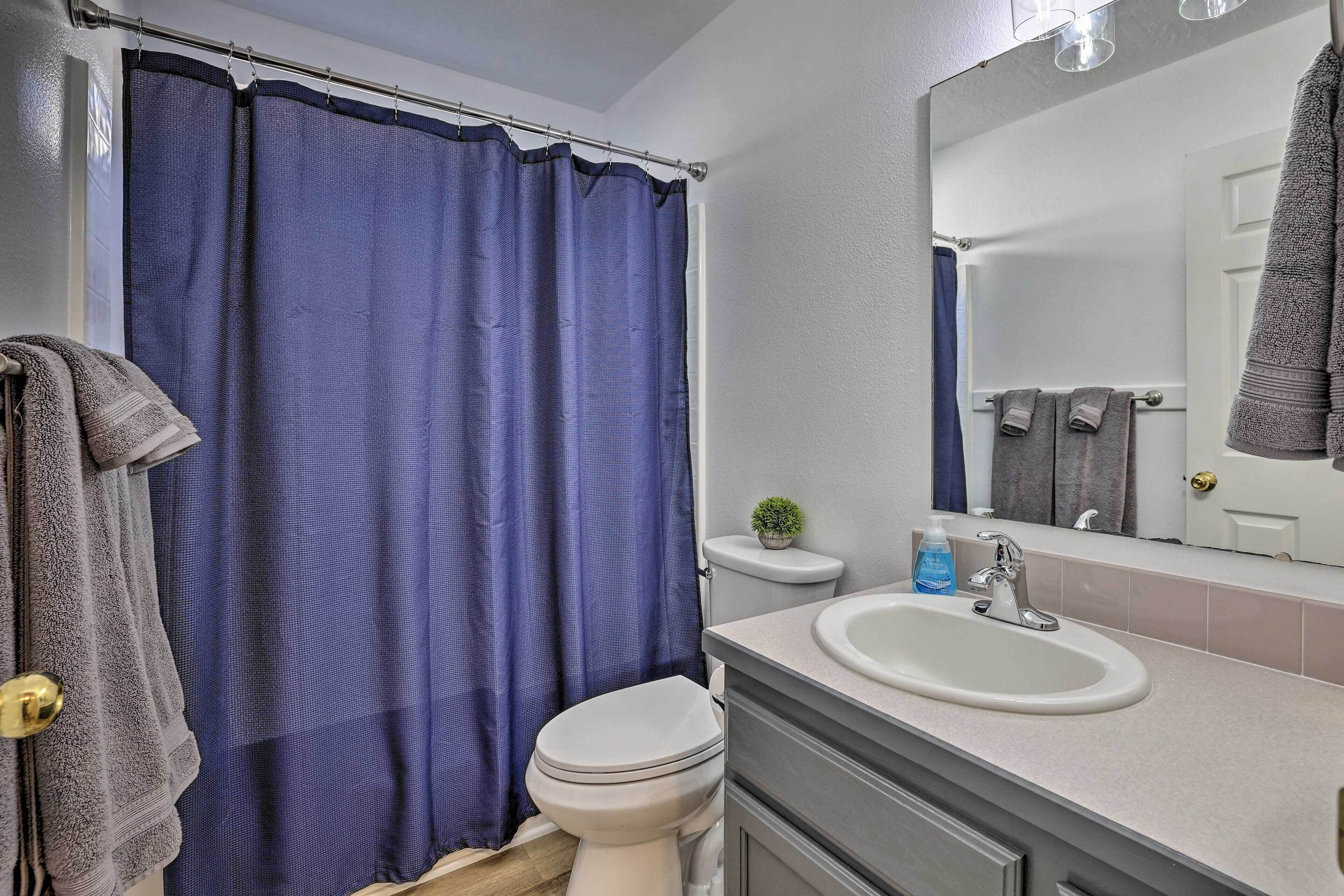 Family-ready Meridian Home ~ 14 Mi to Boise!