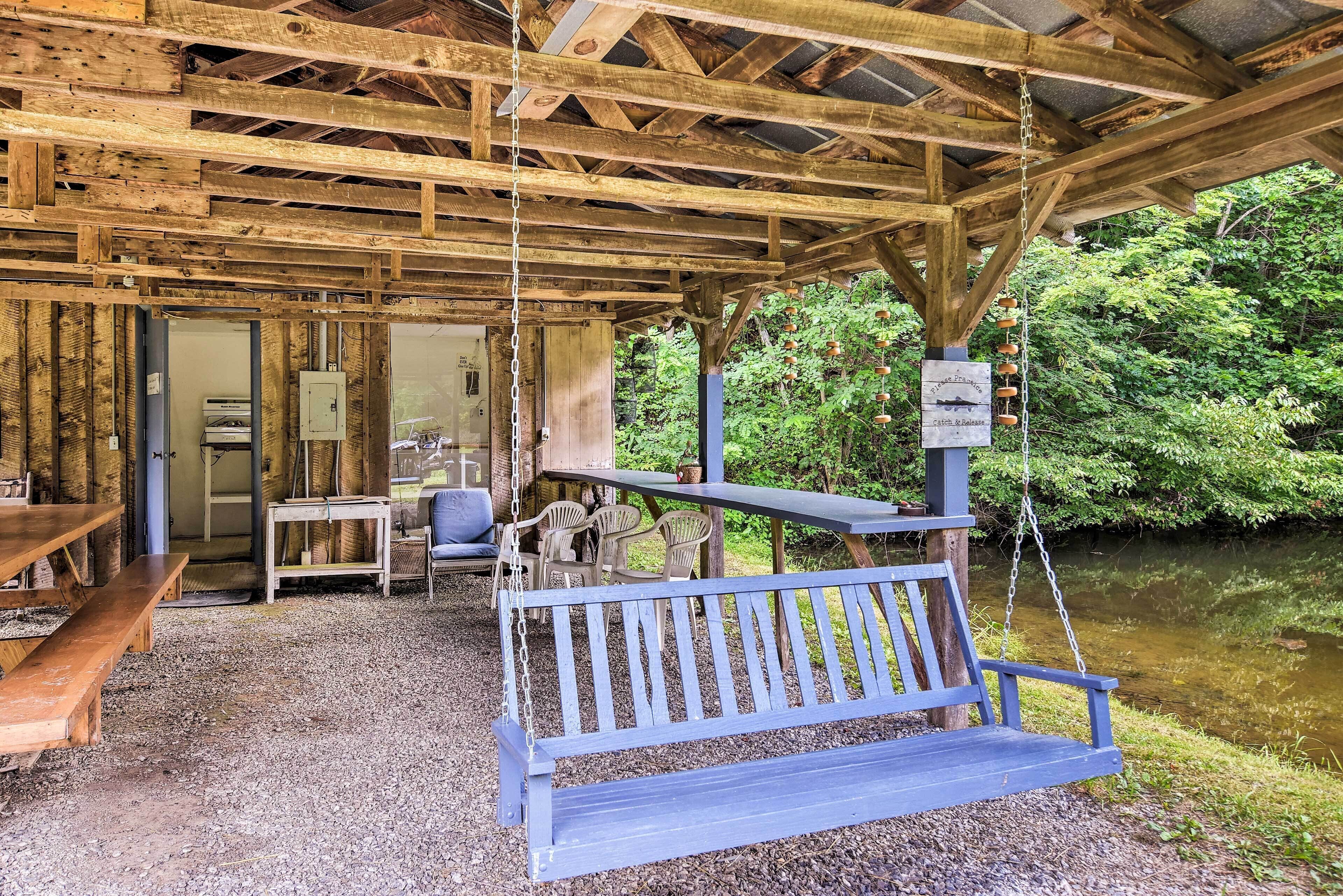 Pet-friendly Castlewood Cabin w/ Deck & Pond Views