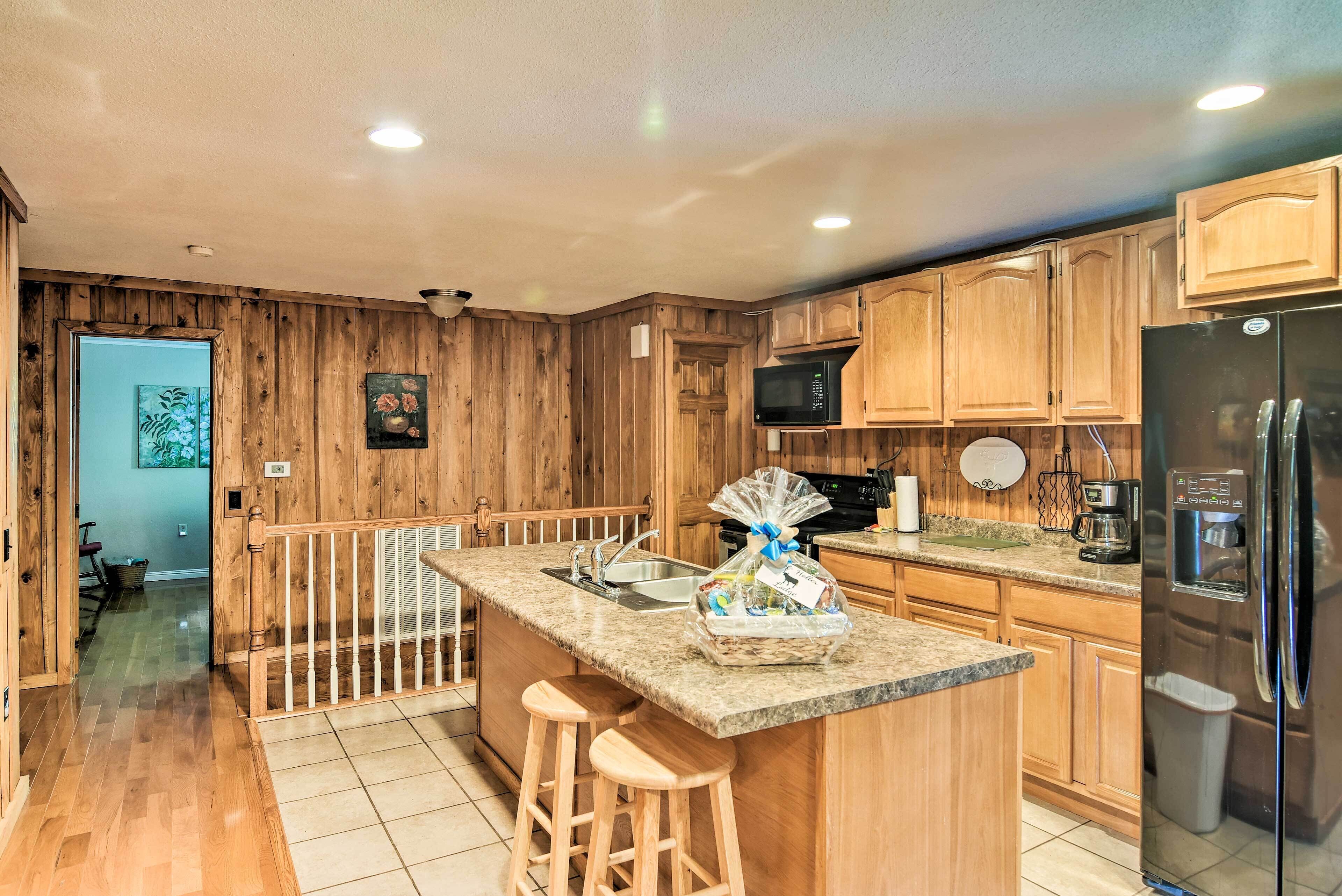 Pet-friendly Castlewood Cabin w/ Deck & Pond Views