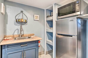 House (5 Bedrooms) | Interior - Home w/ Fire Pit - 8 Mi to Dtwn Mile Square! (Indianapolis)