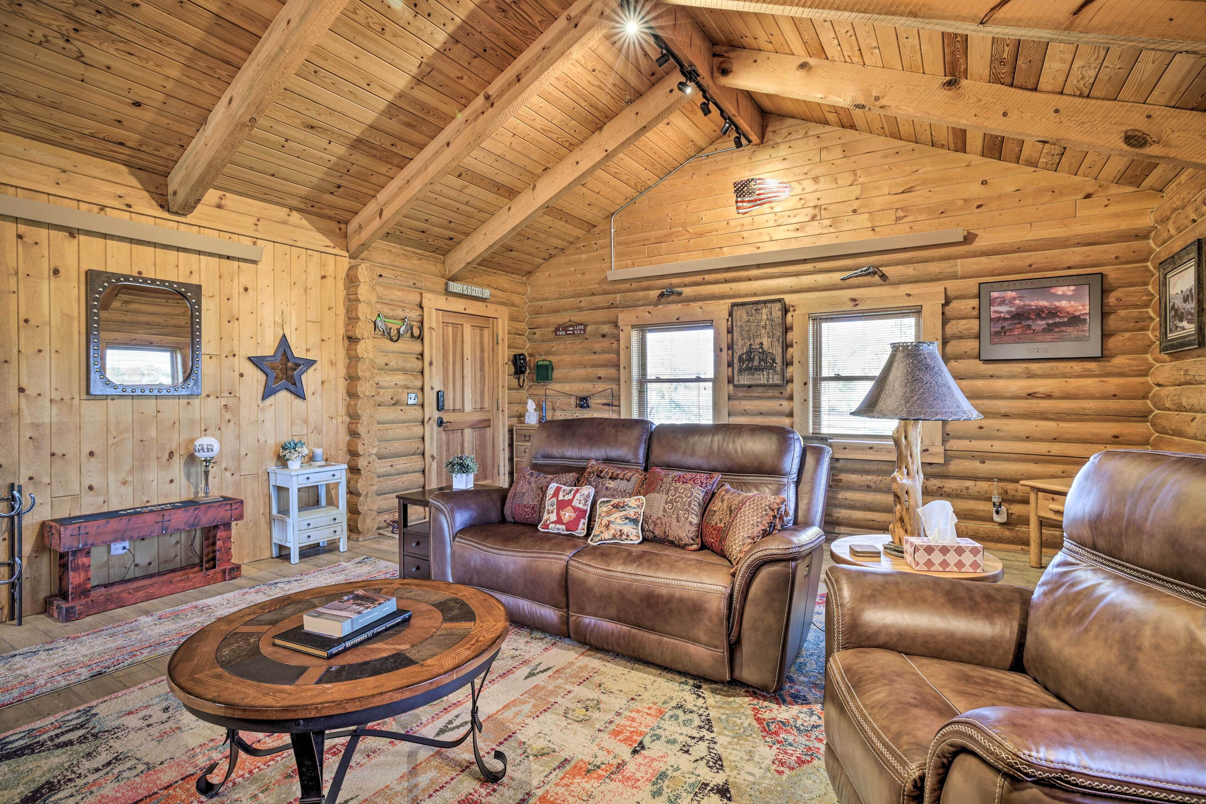 House (2 Bedrooms) | Interior