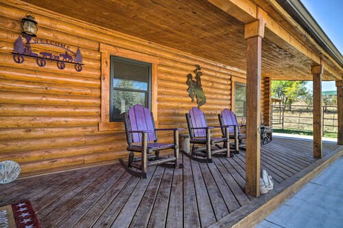 Remote Cabin w/ Gas Stove < 7 Mi to Town!