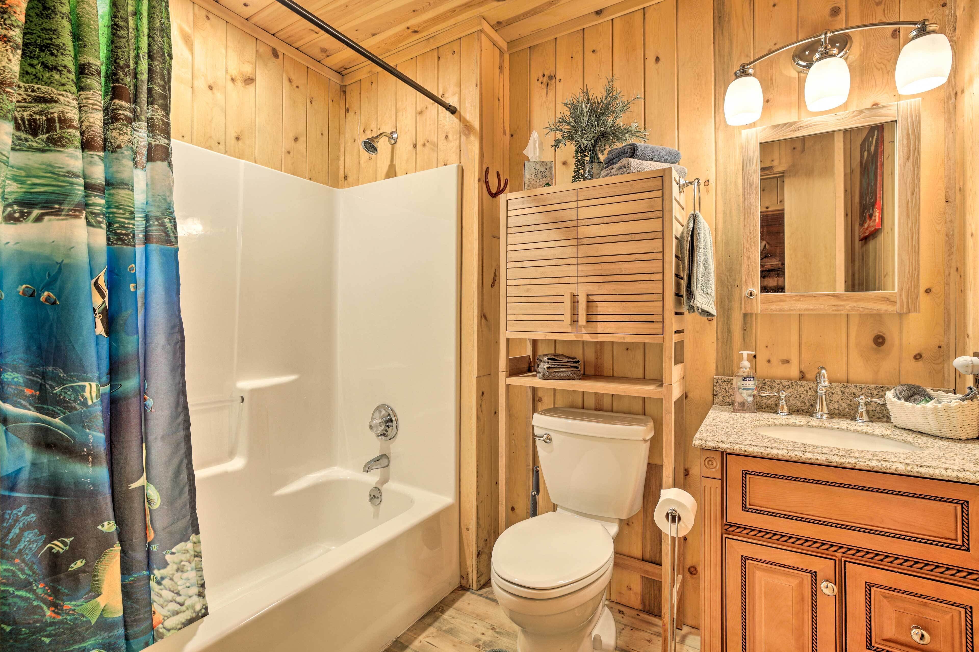 Remote Cabin w/ Gas Stove < 7 Mi to Town!