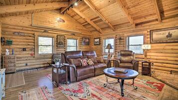 ํ์ฐ์ค (2 Bedrooms) | ๋ด๋ถ