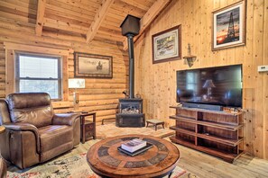 House (2 Bedrooms) | Front of property - Remote Cabin w/ Gas Stove < 7 Mi to Town! (Glendo)