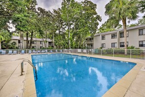 Apartment (2 Bedrooms) | Interior - < 1 Mi to Beach: Condo w/ Community Perks in Hhi! (Hilton Head Island)