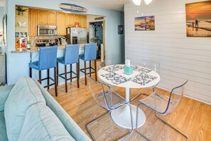 Apartment (2 Bedrooms) | Interior - < 1 Mi to Beach: Condo w/ Community Perks in Hhi! (Hilton Head Island)