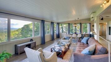 House (3 Bedrooms) | Front of property