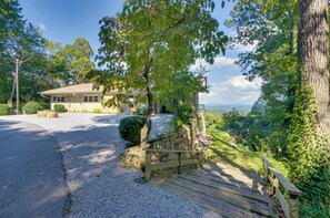 House (3 Bedrooms) | Interior - Hendersonville Home w/ Views - 3 Mi to Downtown! (Hendersonville)