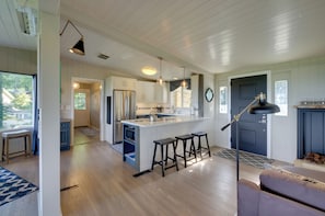 House (3 Bedrooms) | Interior - Hendersonville Home w/ Views - 3 Mi to Downtown! (Hendersonville)