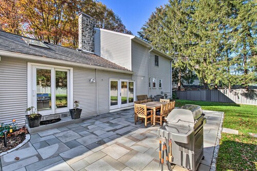 20 Mi to Philly: Inviting Home w/ Yard in Wayne!