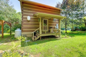 House (2 Bedrooms) | Interior - Riverside Cabin Near West Jefferson! (Lansing)