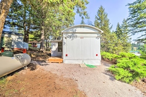 Interior - Cozy Lakeside Home w/ Lake & Mountain Views! (Lakeside)