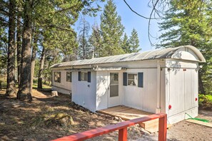 House (2 Bedrooms) | Interior - Cozy Lakeside Home w/ Lake & Mountain Views! (Lakeside)