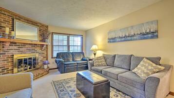 Rumah (3 Bedrooms) | Bagian depan properti