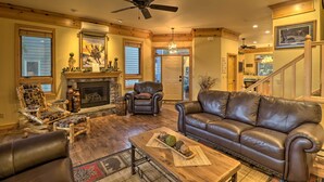 TV, fireplace - Bigfork Townhome w/ Deck, Grill & Golf Course View (Bigfork)