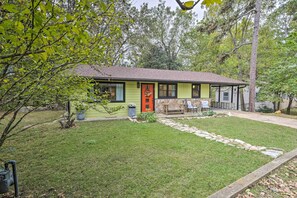 Exterior - Renovated Eureka Springs Home - 1 Mi to Downtown! (Eureka Springs)