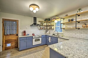 House (2 Bedrooms) | Private kitchen | Microwave, oven, stovetop, dishwasher
