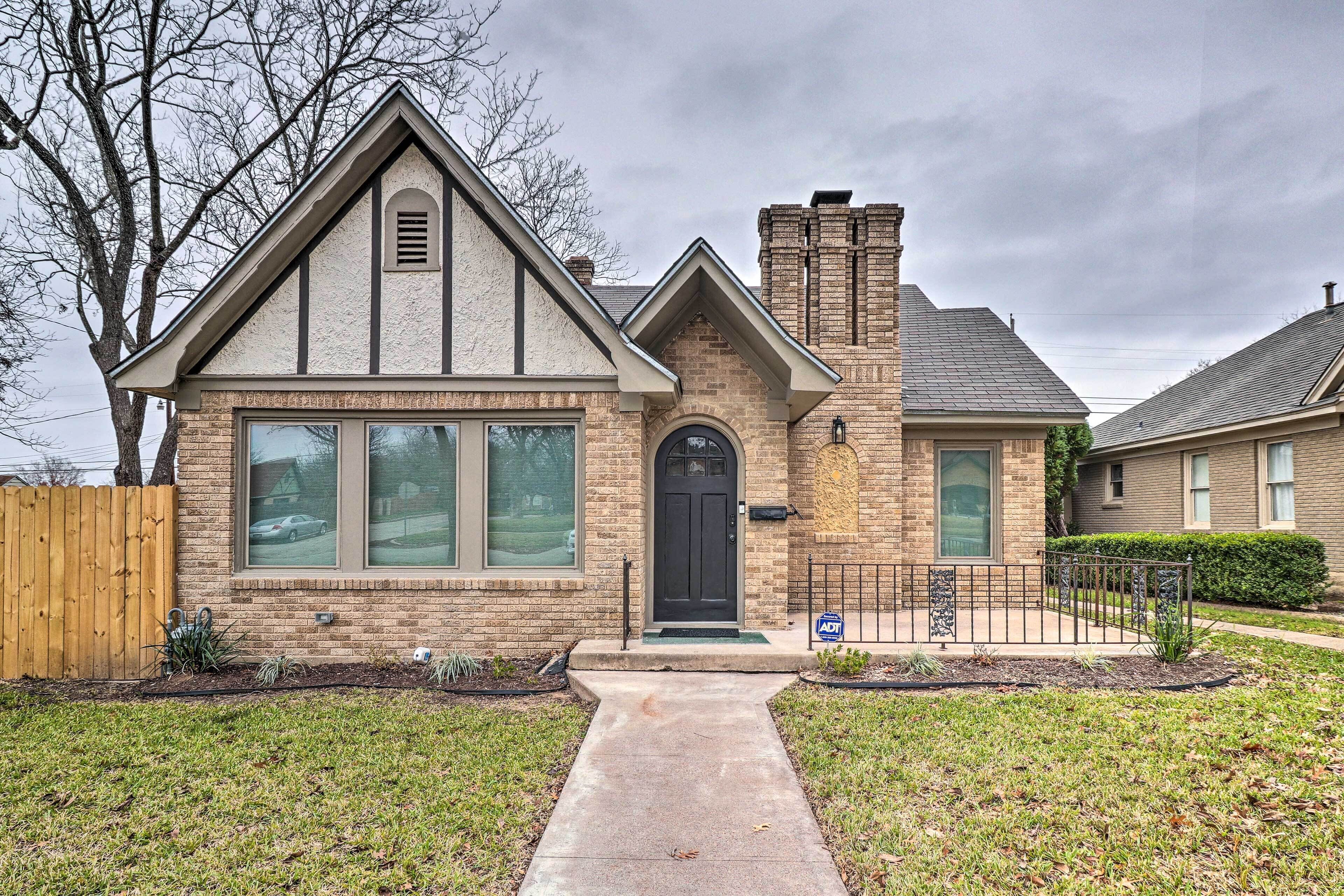 Charming Temple Home Near Hospital & College