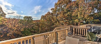 Deck & Lake Access: Cozy Townhome in Eucha