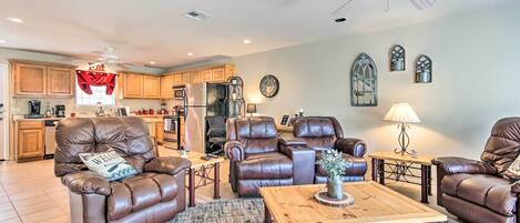 Apartment (2 Bedrooms) | Living area | TV