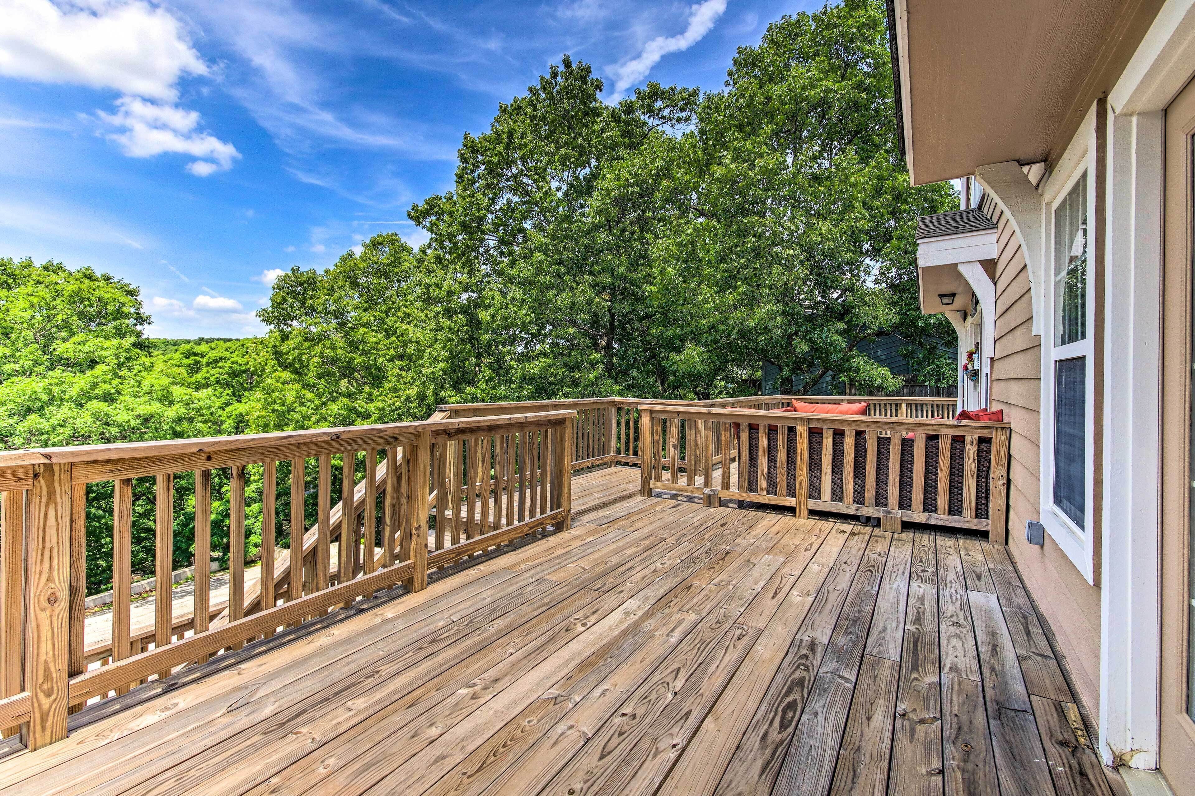 Cozy Eucha Townhome w/ Deck & Lake Access!