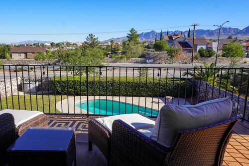 El Paso Retreat w/ Pool: 11 Mi to Downtown!