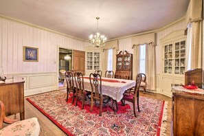 Dining - Victorian Mineral City Home Near Atwood Lake! (Mineral City)