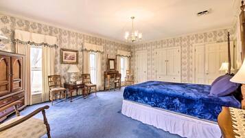 4 bedrooms, iron/ironing board, bed sheets