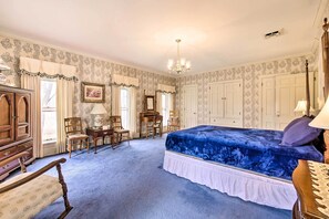 4 bedrooms, iron/ironing board, bed sheets - Victorian Mineral City Home Near Atwood Lake! (Mineral City)