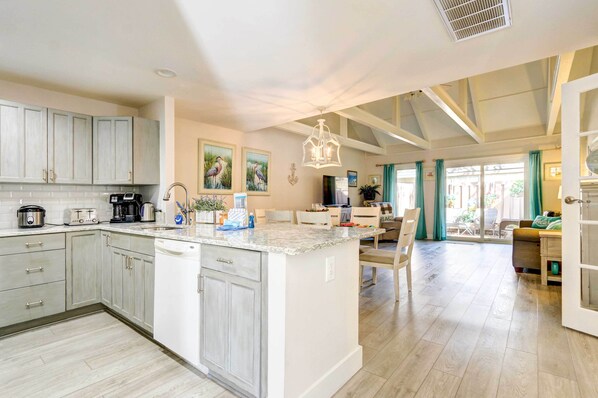 Interior - Hilton Head Island Condo, Close to Beach! (Hilton Head Island)