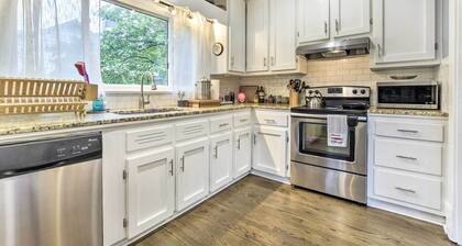 Peaceful Garner Home ~ 6 Mi to Dtwn Raleigh!