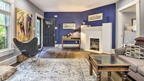 Living area - Peaceful Garner Home ~ 6 Mi to Dtwn Raleigh! (Garner)