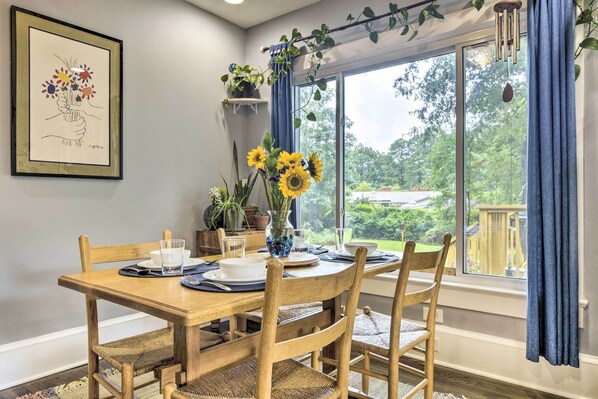 Dining - Peaceful Garner Home ~ 6 Mi to Dtwn Raleigh! (Garner)
