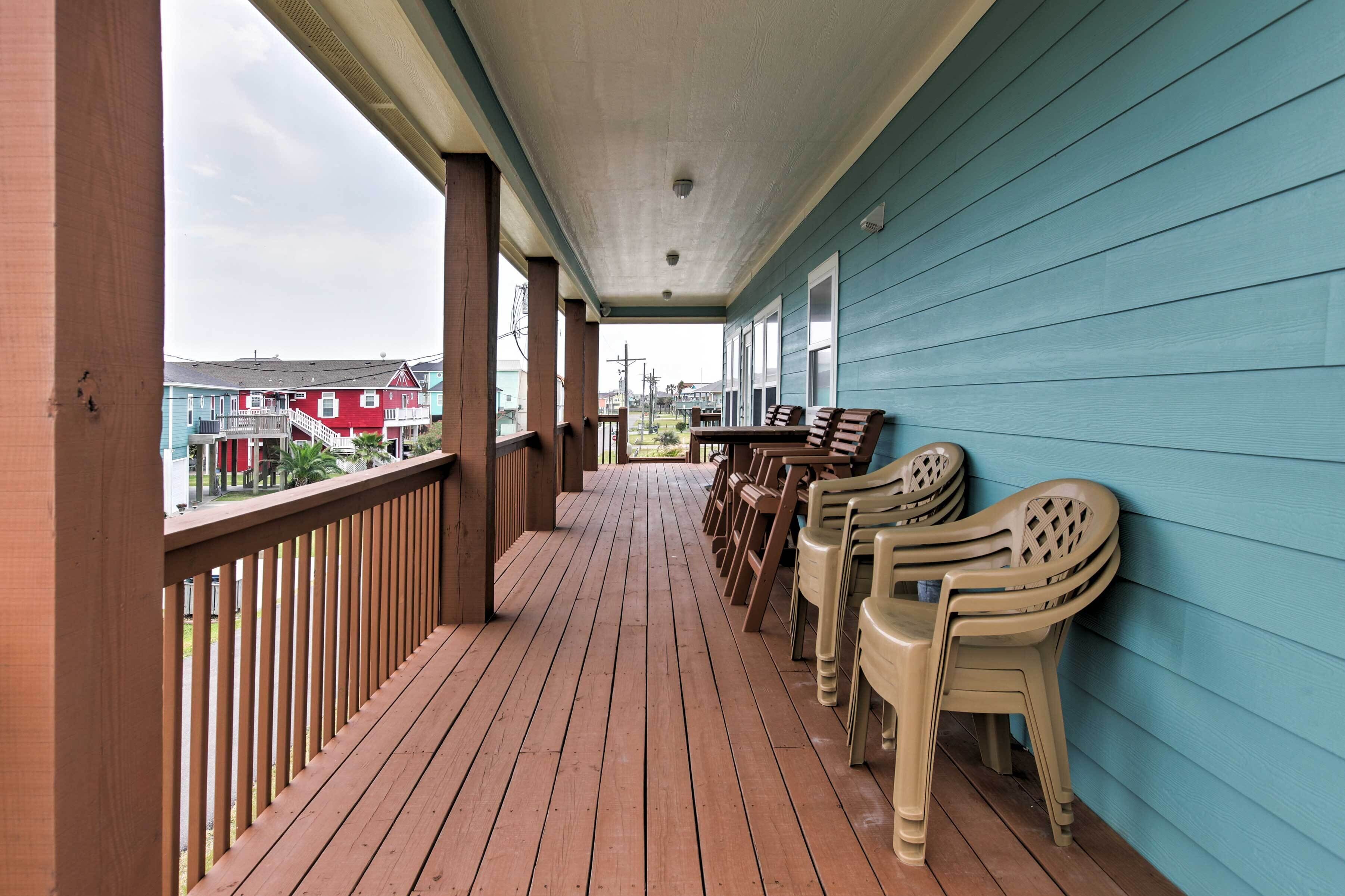 Texas Beach House w/ Views: Ferry to Galveston!