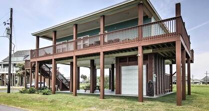 Port Bolivar Getaway w/ Ocean View: Walk to Beach!