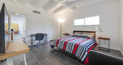 Borrego Springs Retreat w/ Pool & Mtn Views