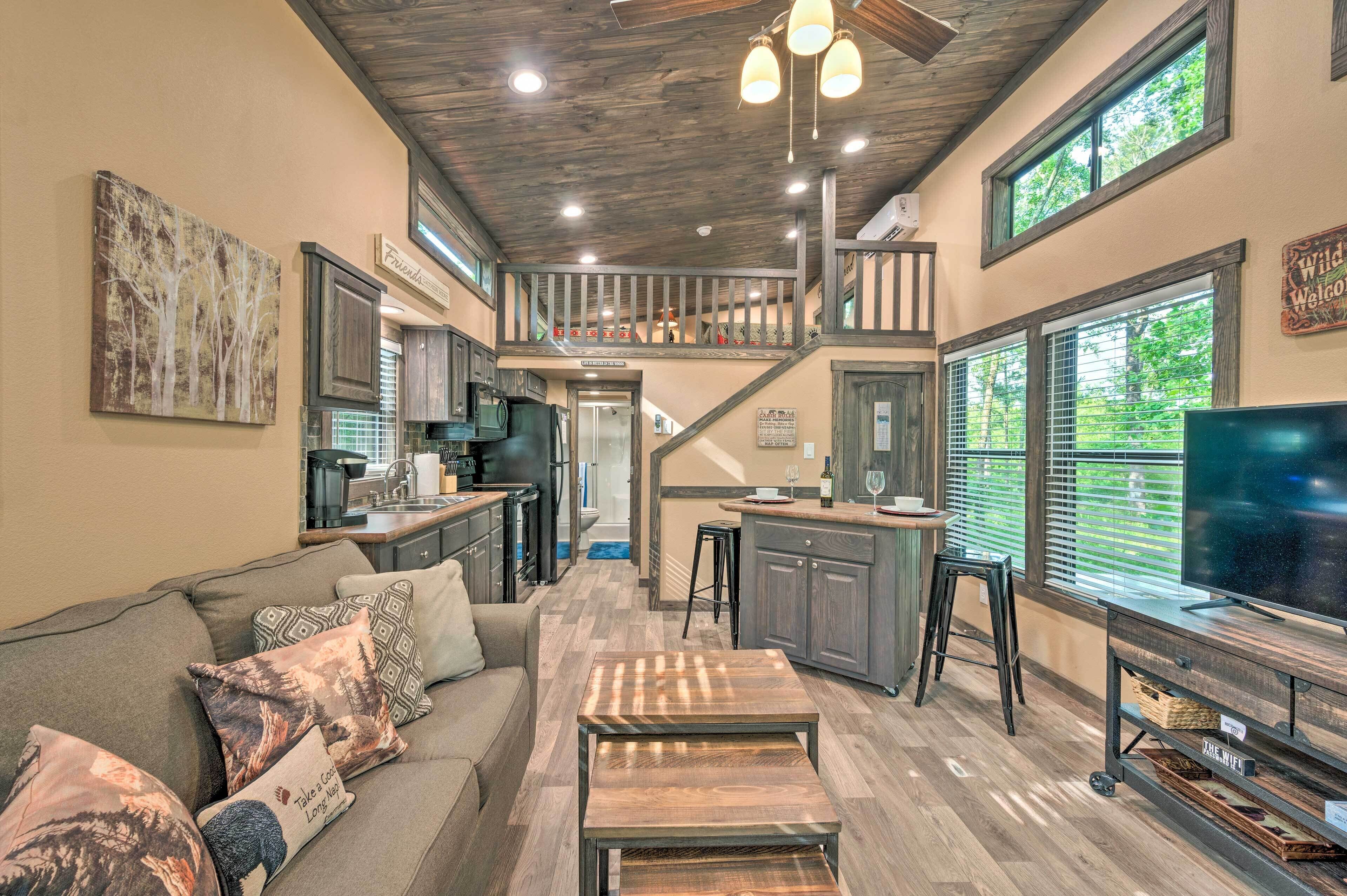 Woodland Tiny Home w/ Fire Pit - 4 Miles to Lake!