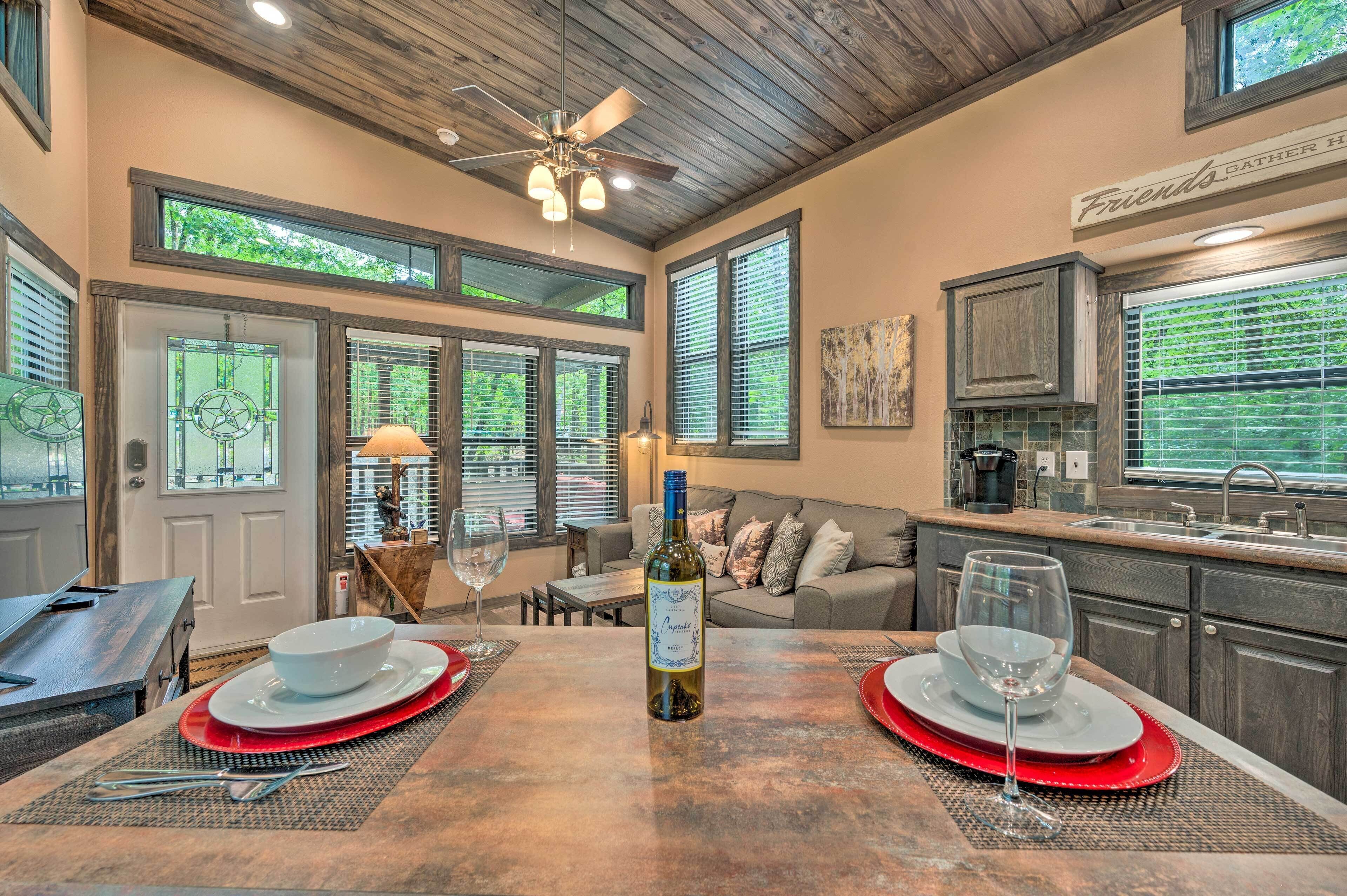 Woodland Tiny Home w/ Fire Pit - 4 Miles to Lake!