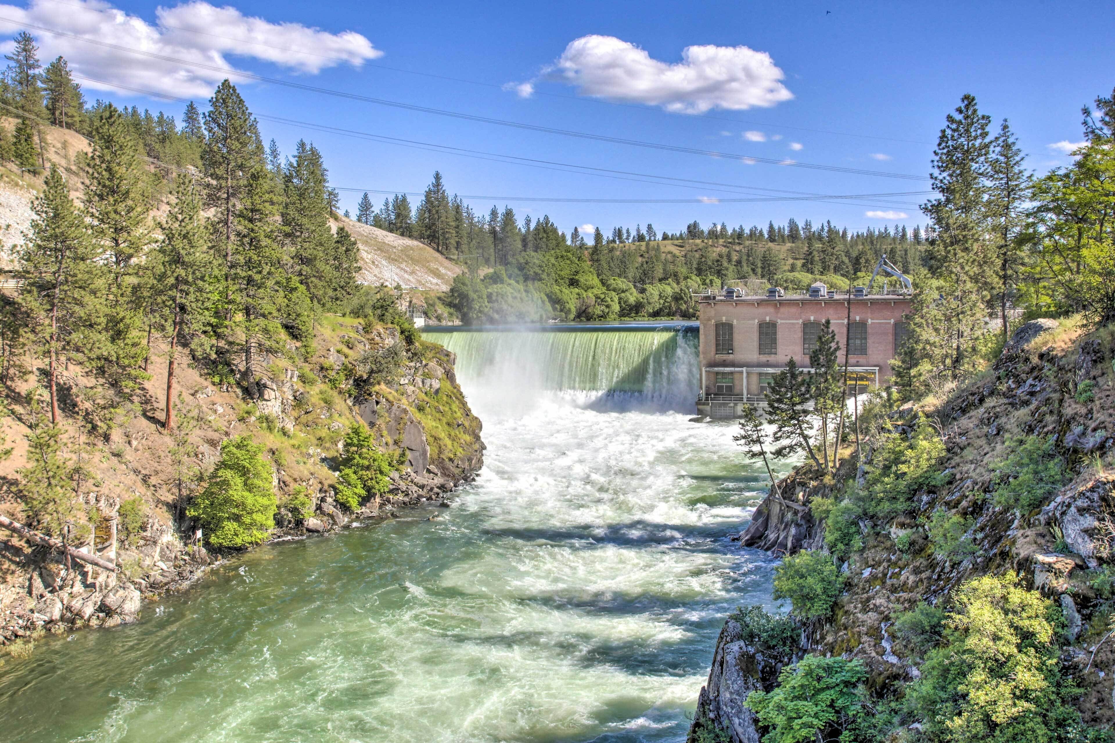 Modern Getaway Spot w/ Loft & Spokane River Views!