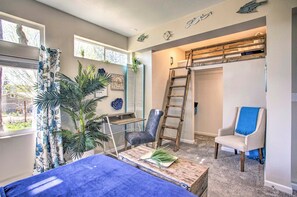 Interior - Lakeview Lodge w/ Spacious Yard: Families Welcome (Nine Mile Falls)