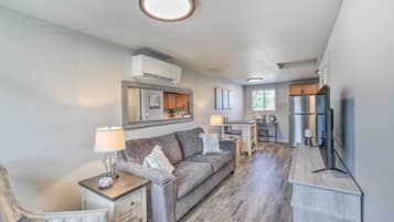 Apartment (1 Bedroom) | Interior