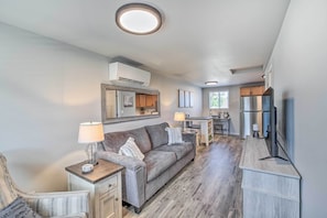 Apartment (1 Bedroom) | Interior - Bright Buckley Apartment in the Heart of Town (Buckley)