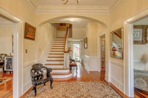 Villa (6 Bedrooms) | Interior