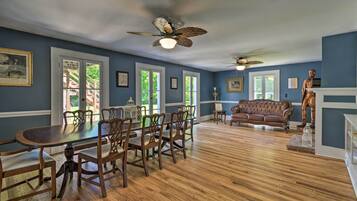 House (5 Bedrooms) | Interior