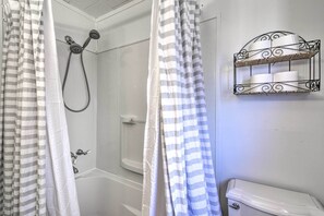 Cottage (3 Bedrooms) | Interior - Nags Head Cottage: Screened Porch, Walk to Beach! (Nags Head)
