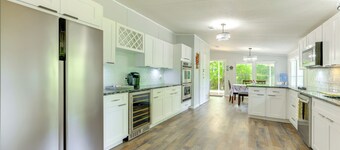 Palatka Hideaway w/ Fireplace & Private Porch