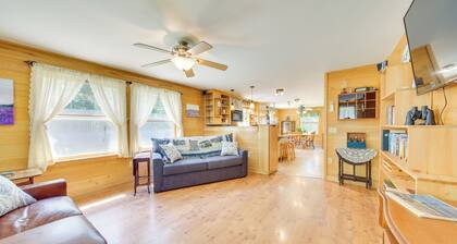 Lovely Waldo Cottage Escape - Pet Friendly!